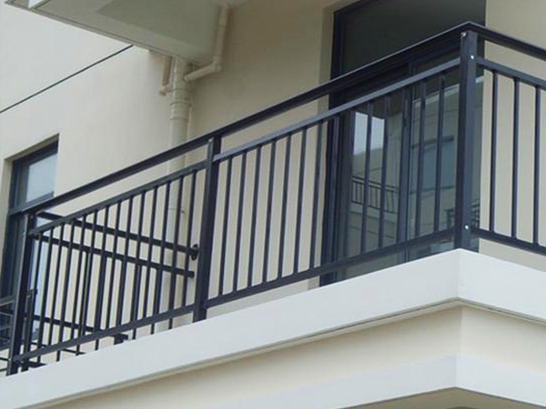 建筑陽臺護(hù)欄 建筑陽臺護(hù)欄