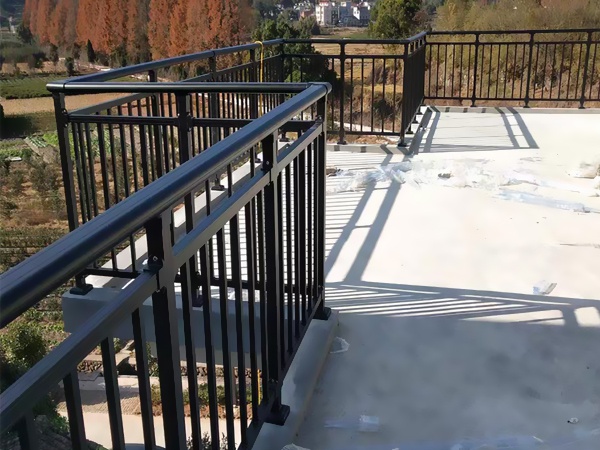 露天陽臺護(hù)欄 露天陽臺護(hù)欄