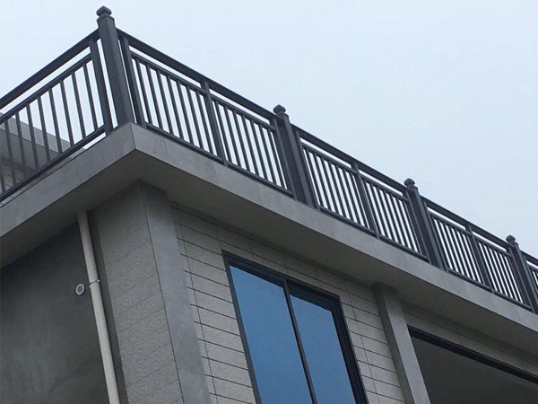 鋁合金陽臺護(hù)欄 鋁合金陽臺護(hù)欄