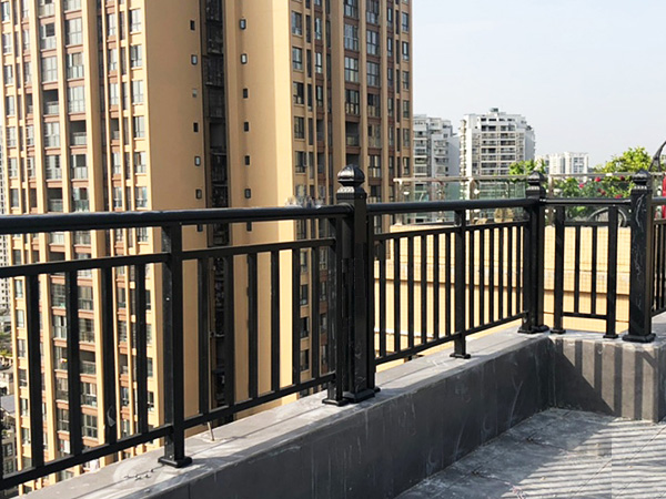 陽臺欄桿材質有哪些？