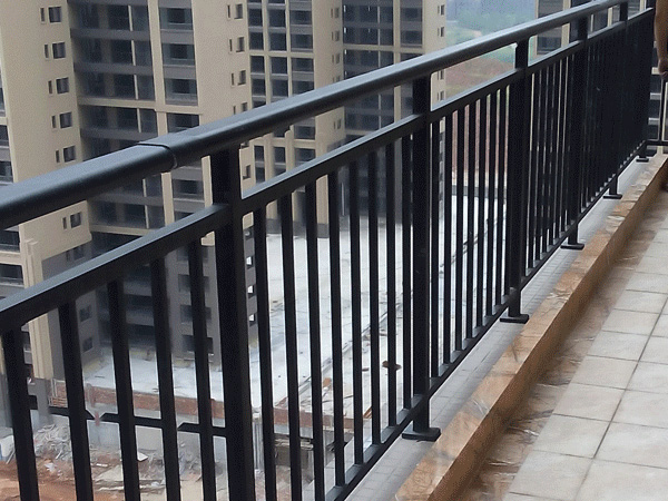 陽臺護欄多少錢一米？