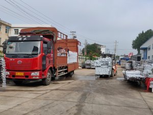 金用護欄2020年7月25日鋅鋼陽臺護欄裝車發(fā)貨！