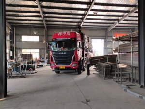 金用護(hù)欄2020年8月5日鋅鋼陽臺(tái)護(hù)欄裝車發(fā)貨！