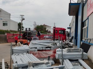 金用護(hù)欄2020年8月7日鋅鋼陽臺(tái)護(hù)欄裝車發(fā)貨！