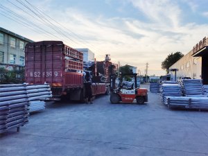 金用護欄2020年8月16日鋅鋼陽臺護欄裝車發(fā)貨！