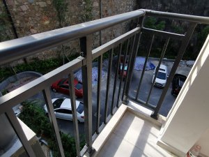 陽臺(tái)護(hù)欄特點(diǎn)