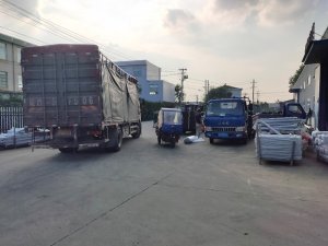 金用護欄2020年8月19日鋅鋼陽臺護欄裝車發(fā)貨！