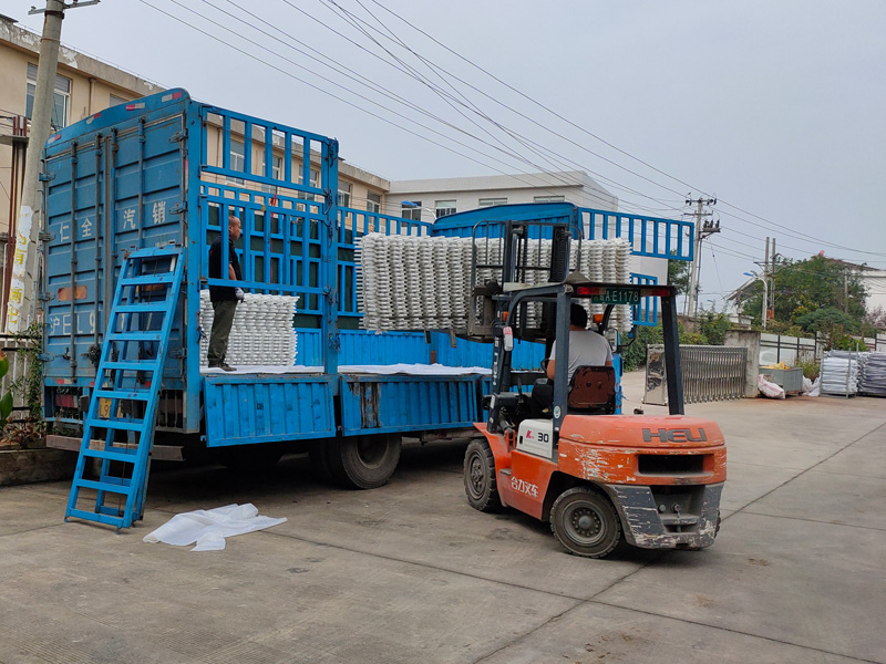 金用護欄2020年9月22日鋅鋼草坪護欄發(fā)貨! 金用護欄2020年9月22日鋅鋼草坪護欄發(fā)貨!