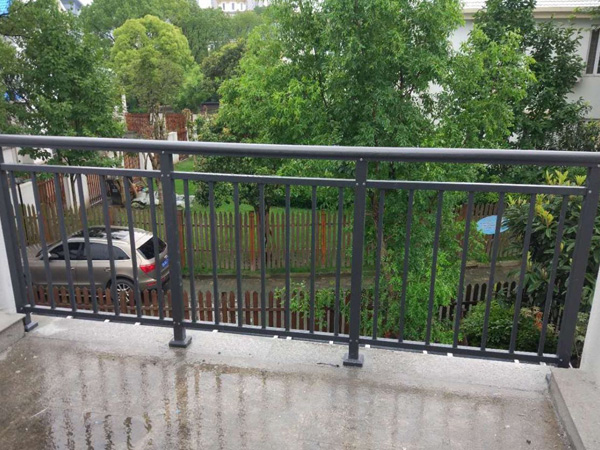 如何挑選一家好的陽(yáng)臺(tái)護(hù)欄廠家?這樣挑最靠譜! 如何挑選一家好的陽(yáng)臺(tái)護(hù)欄廠家?這樣挑最靠譜!