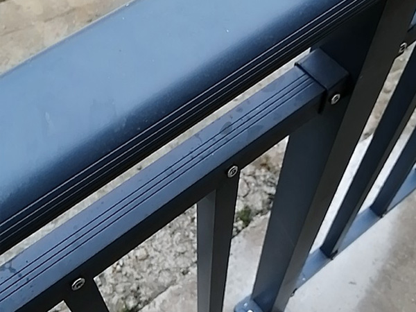 建筑工程專用陽臺護(hù)欄是什么樣的，你知道嗎？