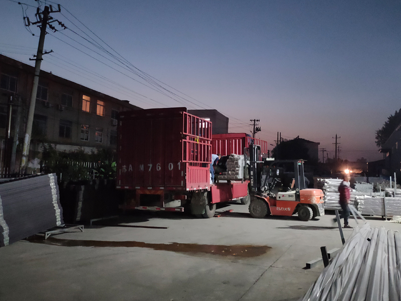 金用護欄2020年10月23日鋅鋼陽臺護欄發(fā)貨! 金用護欄2020年10月23日鋅鋼陽臺護欄發(fā)貨!