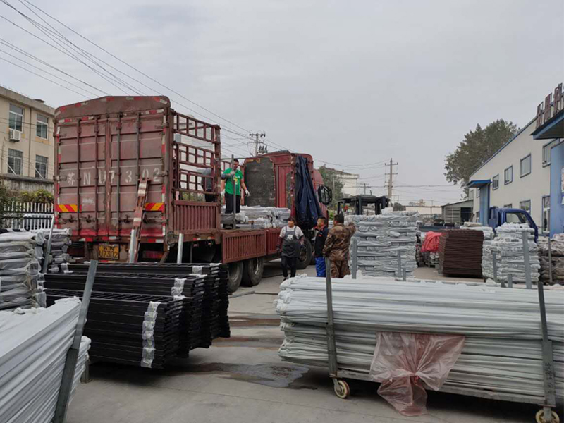 金用護欄2020年10月26日上午鋅鋼陽臺護欄發貨！