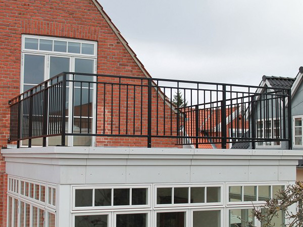 陽臺護欄價格多少錢一米？