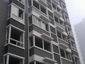 百葉窗什么材質的比較適合建筑工程上用？