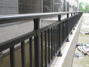 鋅鋼護(hù)欄多少錢(qián)一平方米？