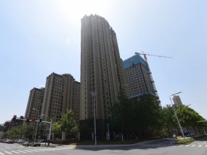 合肥名門湖語小區(qū)百葉窗、空調(diào)護欄、樓梯扶手定制