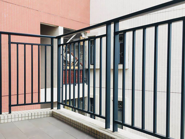 陽臺護欄技術(shù)要求