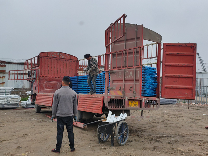 金用護(hù)欄2021年4月12日鋅鋼連廊欄桿發(fā)貨! 金用護(hù)欄2021年4月12日鋅鋼連廊欄桿發(fā)貨!