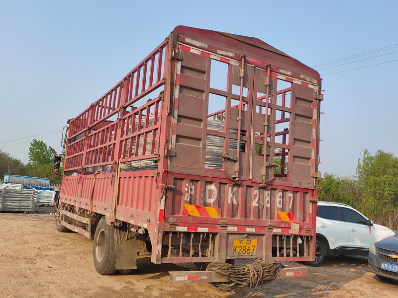 金用護欄2021年4月15日鋅鋼圍墻護欄發貨！