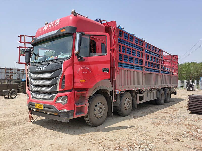 金用護(hù)欄2021年4月30日鋅鋼連廊欄桿發(fā)貨！