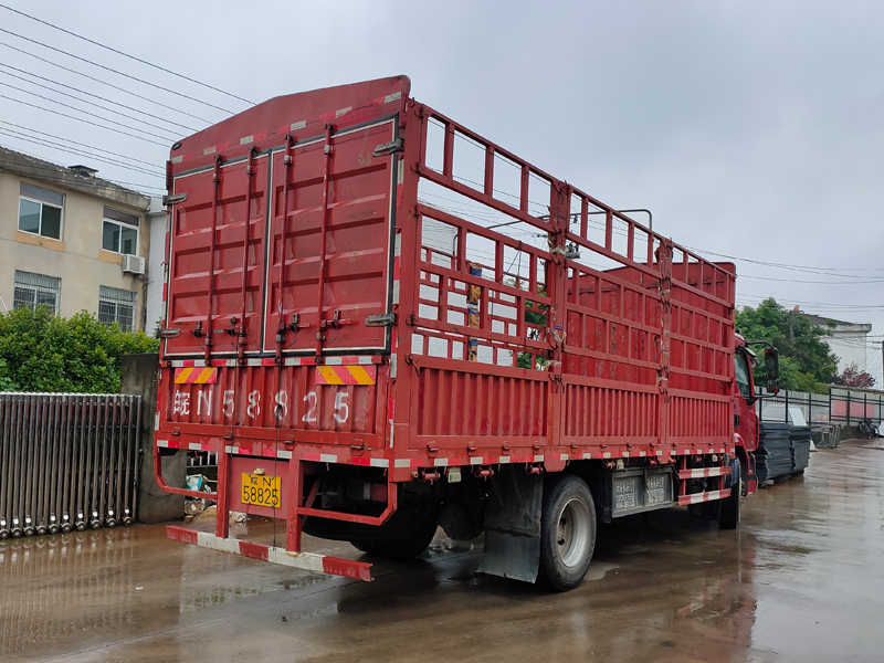 金用護(hù)欄2021年5月26日鋅鋼百葉窗發(fā)貨! 金用護(hù)欄2021年5月26日鋅鋼百葉窗發(fā)貨!