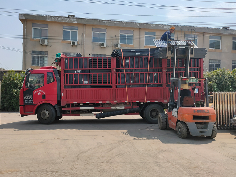 金用護欄2021年5月31日鋅鋼百葉窗發(fā)貨! 金用護欄2021年5月31日鋅鋼百葉窗發(fā)貨!