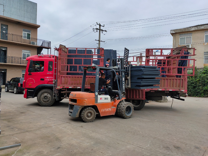 金用護欄2021年7月26日鋅鋼百葉窗發(fā)貨! 金用護欄2021年7月26日鋅鋼百葉窗發(fā)貨!