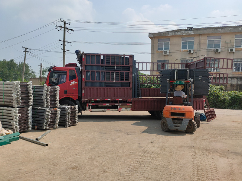 金用護欄2021年8月2日鋅鋼百葉窗發貨! 金用護欄2021年8月2日鋅鋼百葉窗發貨!