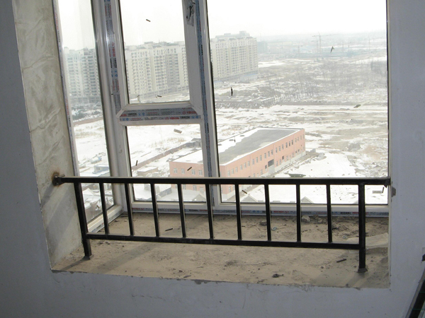 飄窗護欄高度及桿件間距標準規(guī)范要求 飄窗護欄高度及桿件間距標準規(guī)范要求