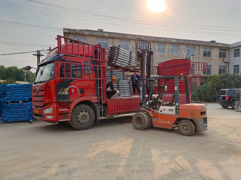 金用護欄2021年10月26日鋅鋼連廊護欄發(fā)貨！