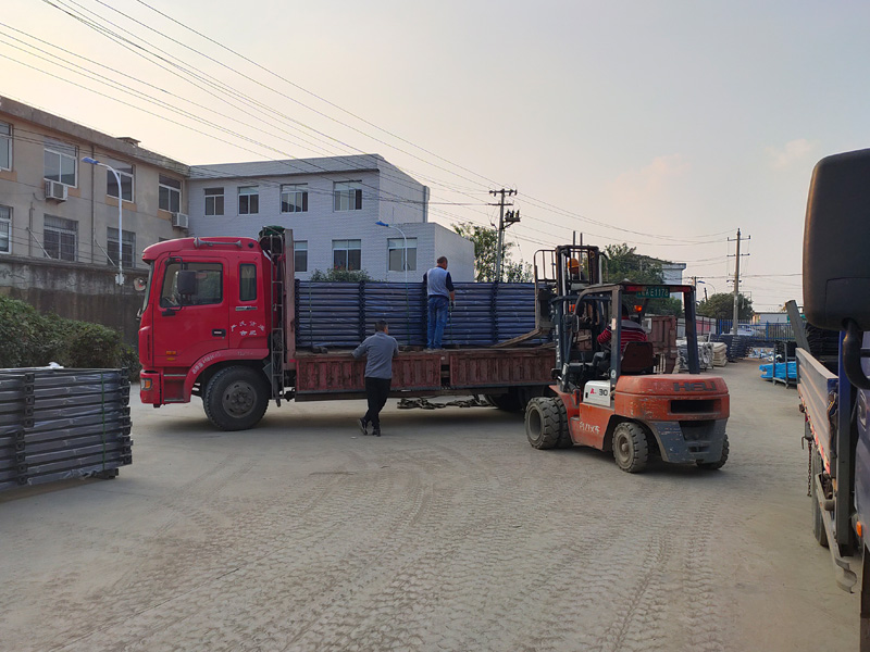 金用護欄2021年11月2日鋅鋼陽臺護欄發(fā)貨！