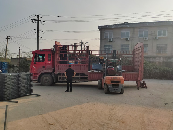 金用護(hù)欄2021年11月3日鋅鋼百葉窗發(fā)貨! 金用護(hù)欄2021年11月3日鋅鋼百葉窗發(fā)貨!