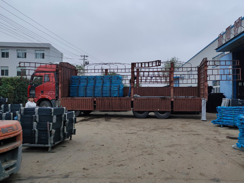 金用護欄2021年11月12日鋅鋼連廊欄桿發貨！