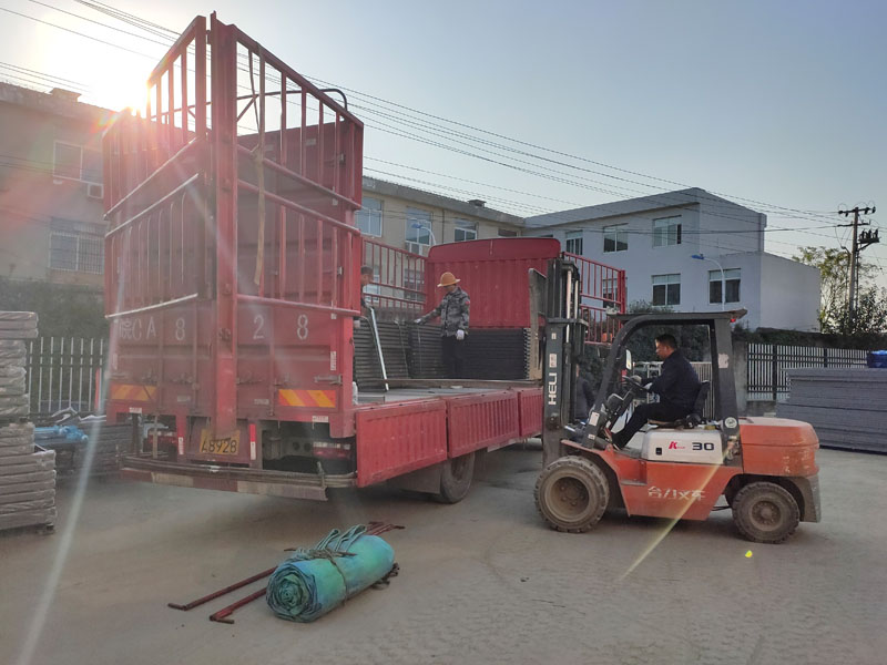 金用護欄2021年12月3日鋅鋼空調欄桿發(fā)貨！