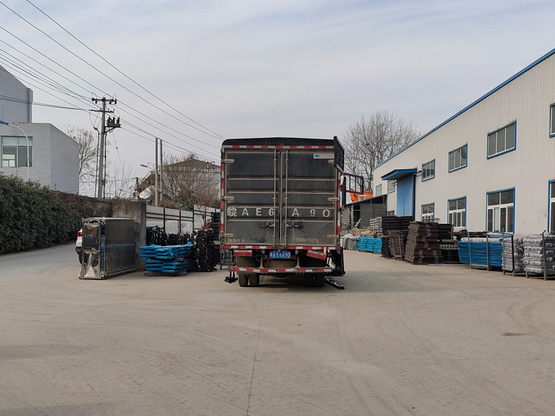 金用護欄2022年1月12日鋅鋼空調欄桿裝車發貨！