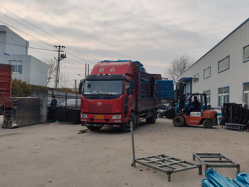 金用護欄2022年3月21日鋅鋼陽臺欄桿裝車發貨！