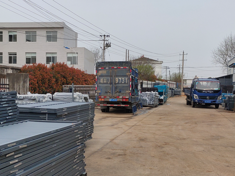 金用護欄2022年3月26日鋅鋼百葉窗裝車發貨! 金用護欄2022年3月26日鋅鋼百葉窗裝車發貨!