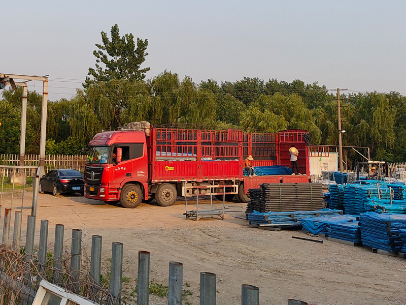 金用護欄2022年6月10日鋅鋼組裝式護欄裝車發(fā)貨！