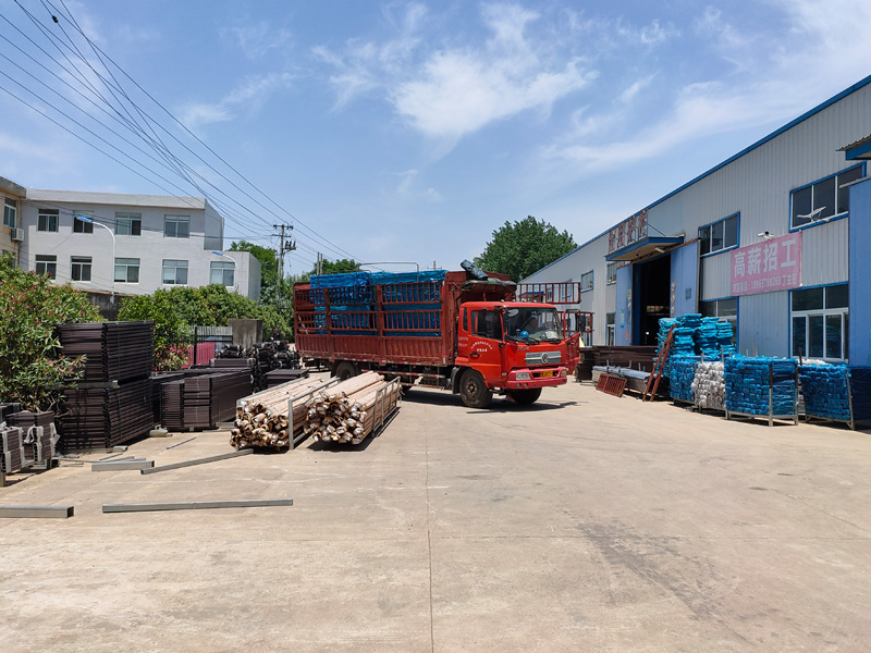 金用護欄2022年6月11日鋅鋼陽臺護欄裝車發(fā)貨！