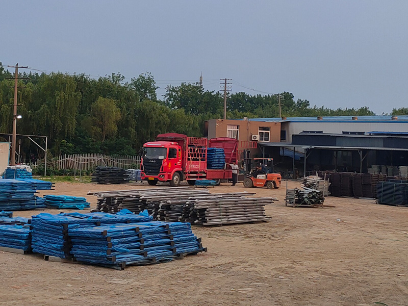 金用護(hù)欄2022年6月25日鋅鋼陽臺護(hù)欄裝車發(fā)貨！