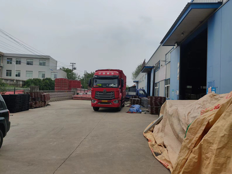 金用護(hù)欄2022年9月3日鋅鋼百葉窗裝車(chē)發(fā)貨! 金用護(hù)欄2022年9月3日鋅鋼百葉窗裝車(chē)發(fā)貨!