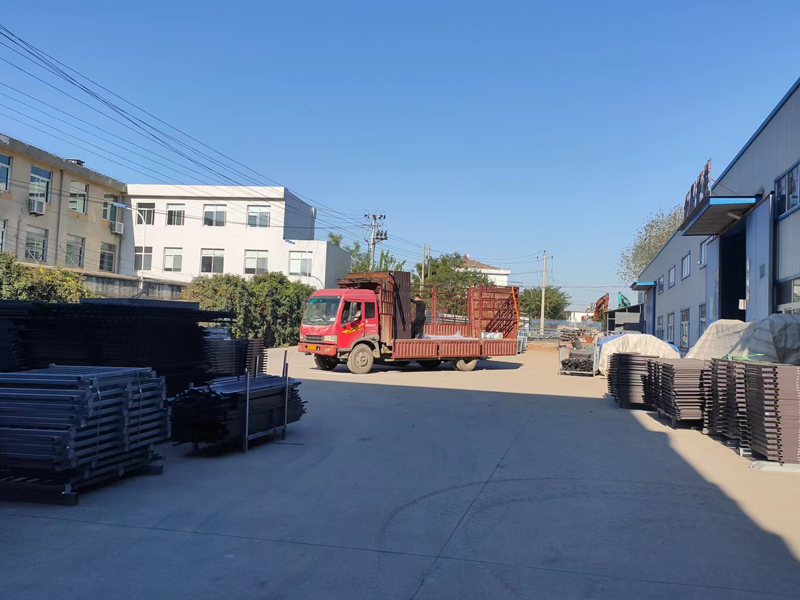 金用護欄2022年10月21日鋁合金百葉窗裝車發(fā)貨！