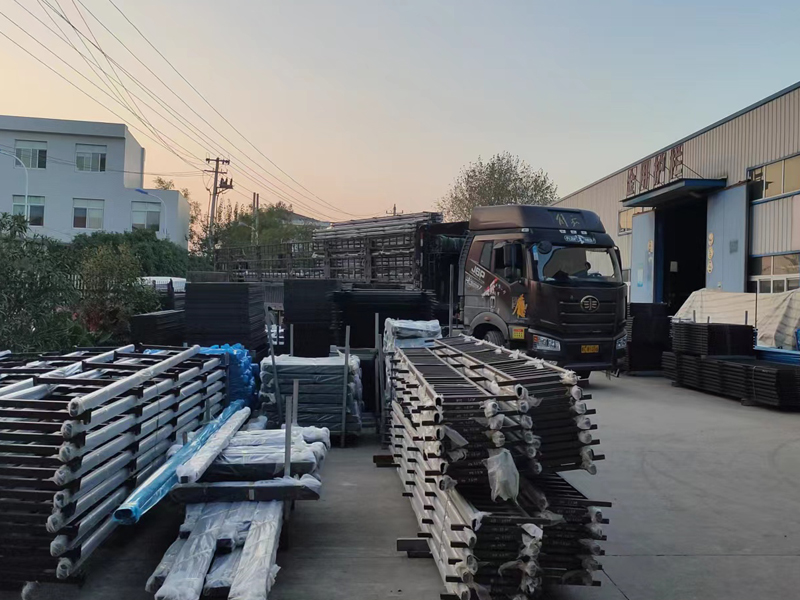 金用護(hù)欄2022年11月3日鋅鋼連廊護(hù)欄裝車(chē)發(fā)貨! 金用護(hù)欄2022年11月3日鋅鋼連廊護(hù)欄裝車(chē)發(fā)貨!