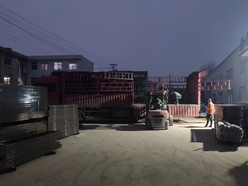 金用護欄2022年12月15日鋅鋼百葉窗裝車發貨! 金用護欄2022年12月15日鋅鋼百葉窗裝車發貨!