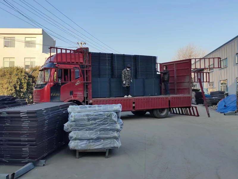 金用護(hù)欄2022年12月20日鋅鋼空調(diào)護(hù)欄裝車發(fā)貨! 金用護(hù)欄2022年12月20日鋅鋼空調(diào)護(hù)欄裝車發(fā)貨!