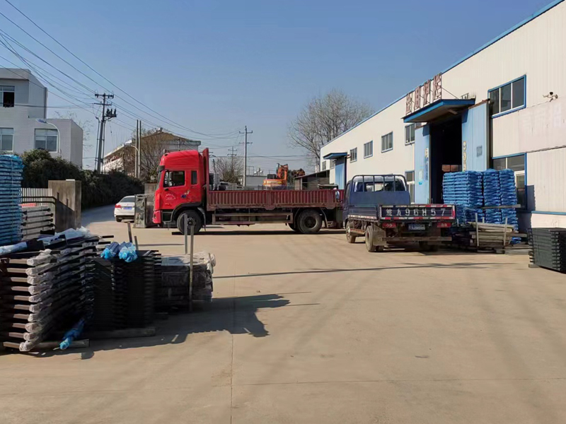 金用護欄2022年12月26日鋅鋼護窗欄桿裝車發貨! 金用護欄2022年12月26日鋅鋼護窗欄桿裝車發貨!