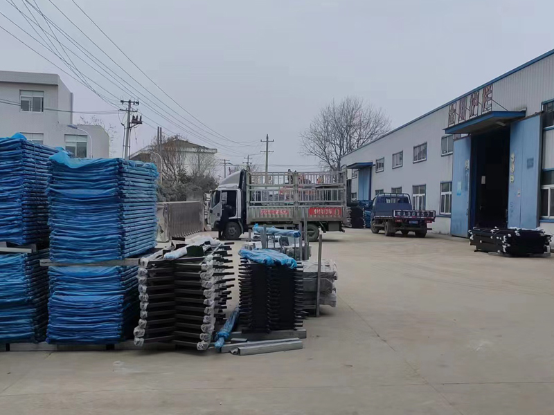 金用護欄2023年1月5日鋅鋼百葉窗裝車發貨！