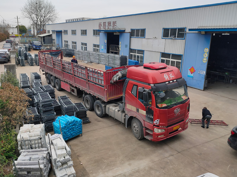 金用護欄2023年3月24日鋅鋼連廊欄桿裝車發(fā)貨! 金用護欄2023年3月24日鋅鋼連廊欄桿裝車發(fā)貨!