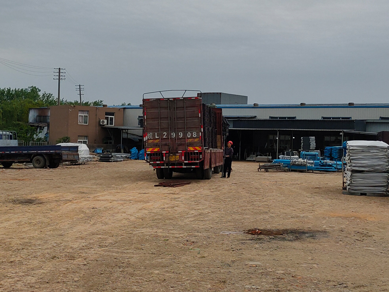 金用護(hù)欄2023年4月22日鋅鋼護(hù)窗欄桿裝車(chē)發(fā)貨！