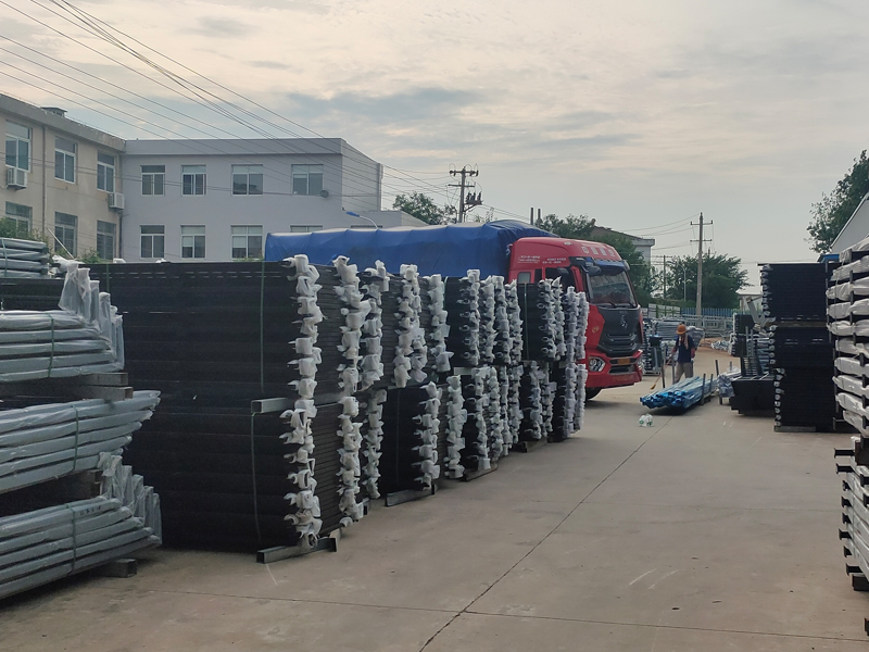 2023年7月14日鋅鋼百葉窗裝車發貨! 2023年7月14日鋅鋼百葉窗裝車發貨!